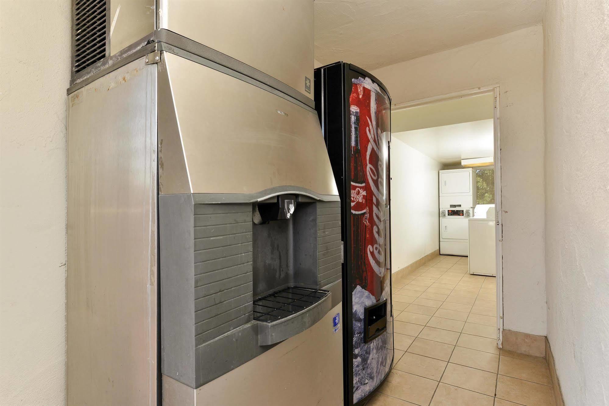 Motel 6-Vista, Ca Exteriér fotografie