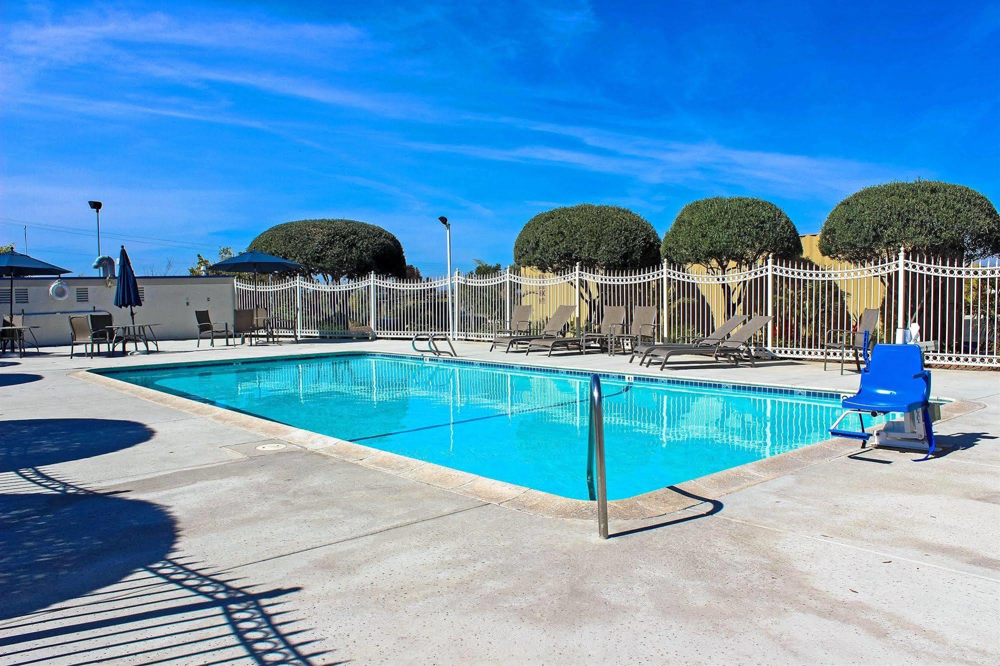 Motel 6-Vista, Ca Exteriér fotografie